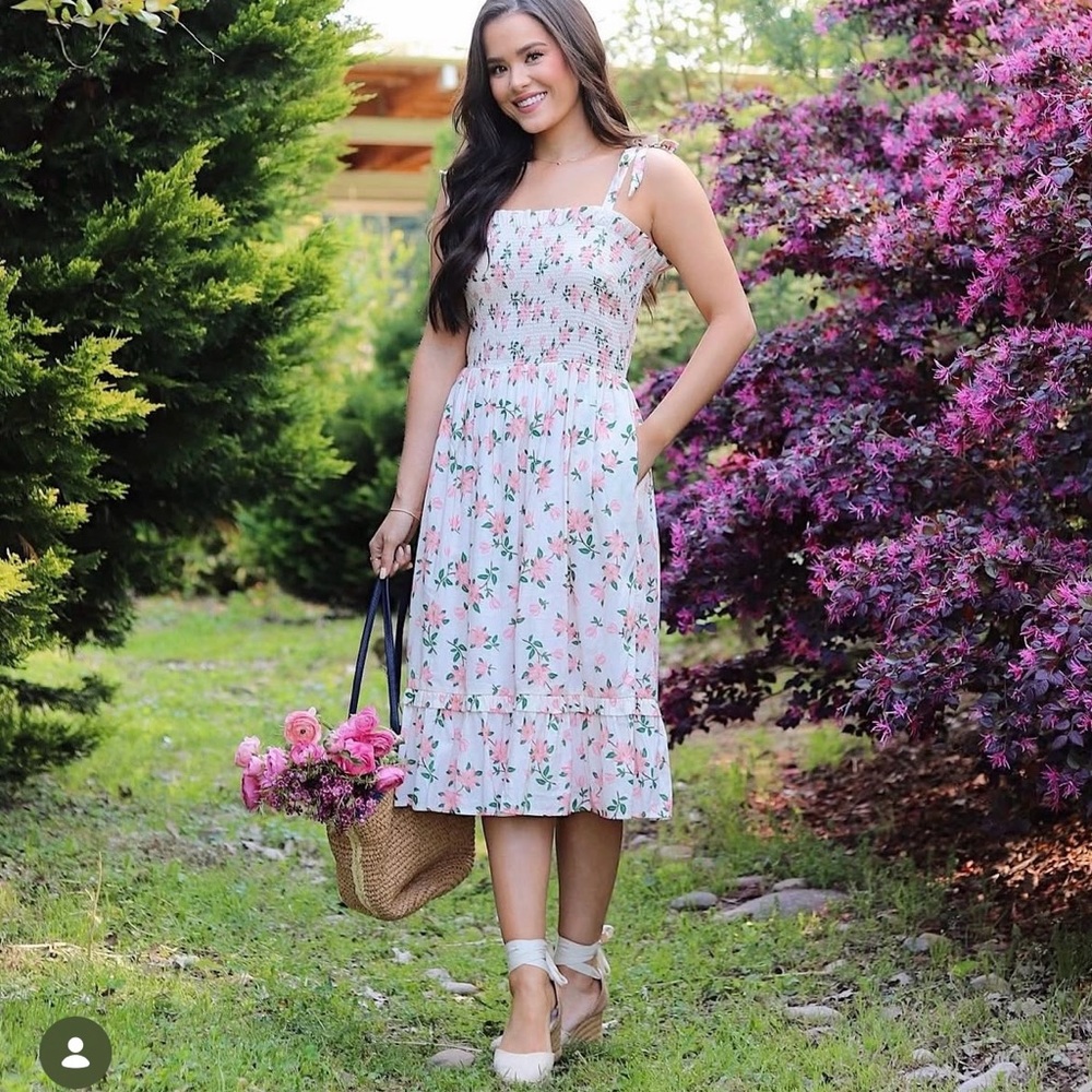 Draper James Taylor Smocked Dress Magnolia Floral S Smocked